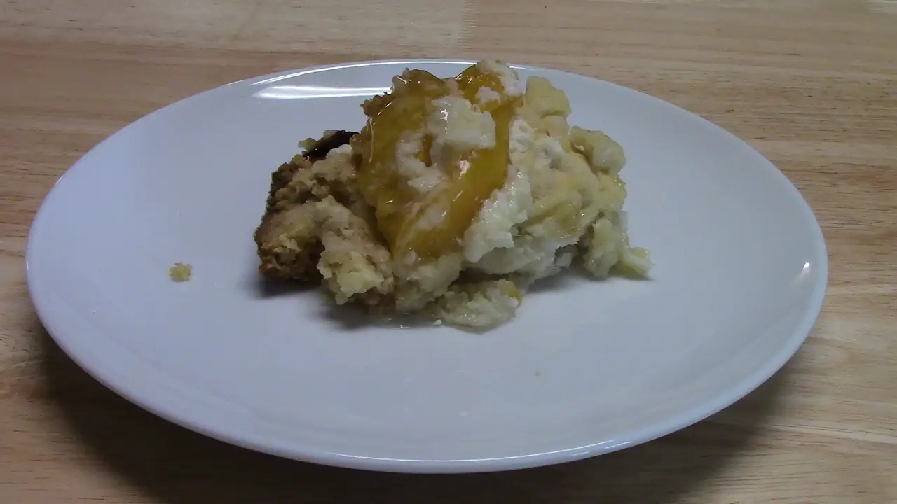 Peaches & Cream Dump Cake in a Crockpot