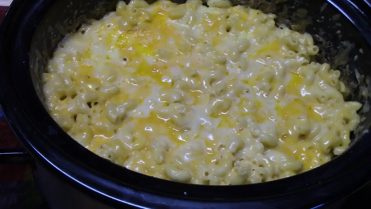 Crock Pot Macaroni & Cheese