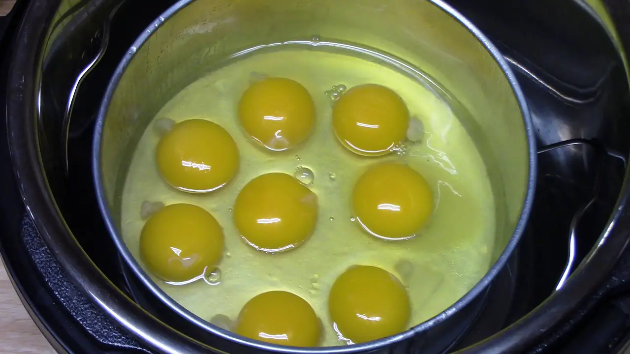 Instant Pot Boiled Eggs Without A Rack - Fast Food Bistro