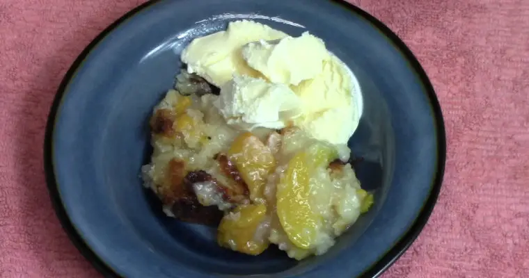 Crockpot Peach Cobbler Dump Cake-3 Ingredient Recipe