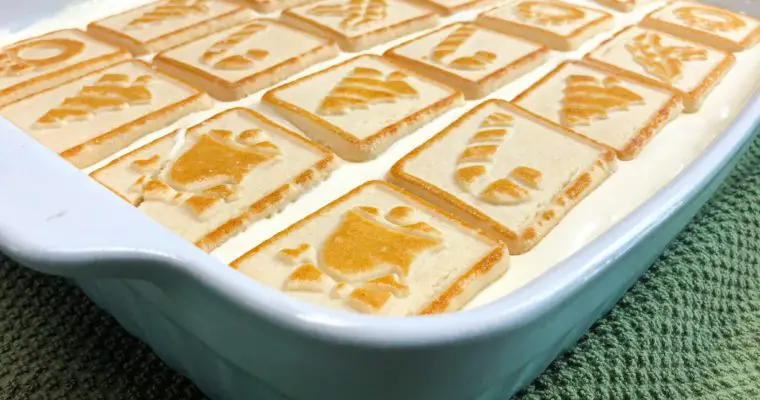 Banana Pudding with Chessmen Cookies