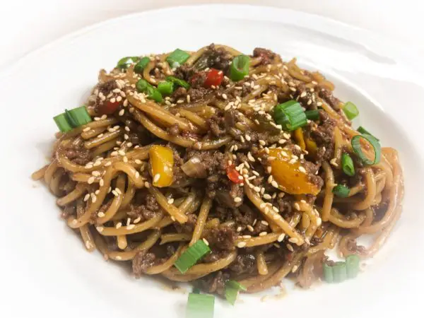 Asian Ground Beef & Noodles – One Pot 30 Minute Meal – Catherine's Plates