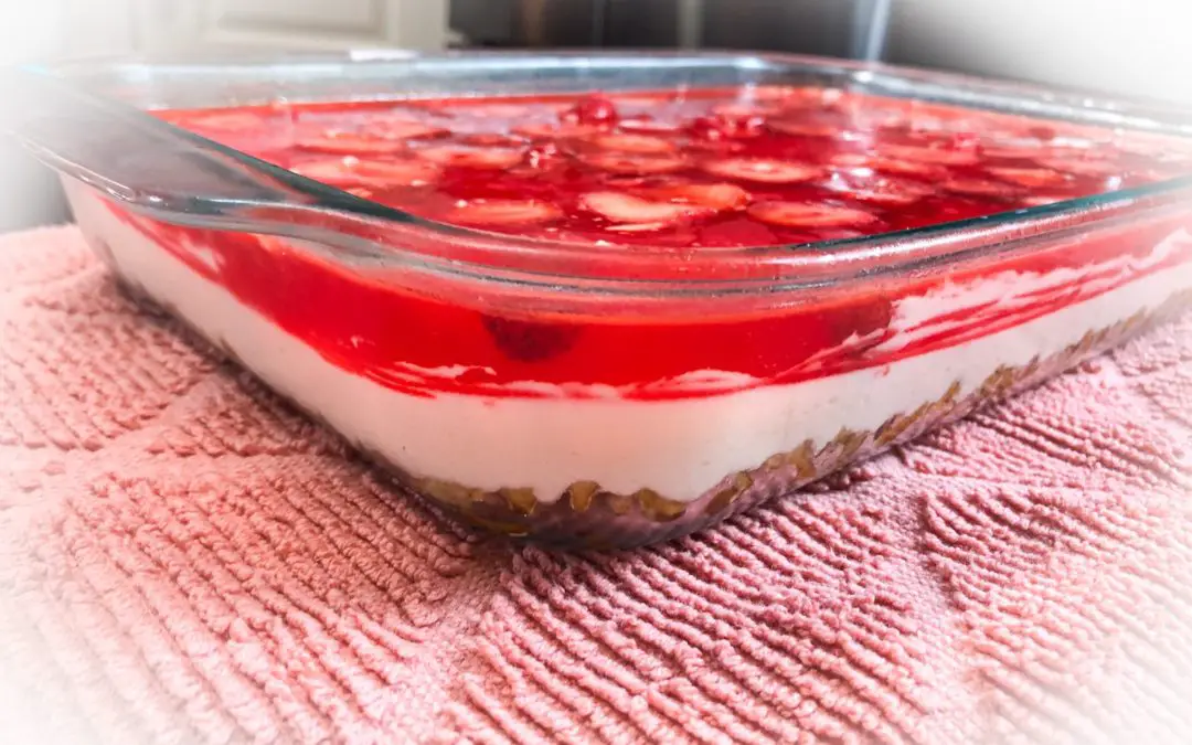 Strawberry Pretzel Salad Dessert