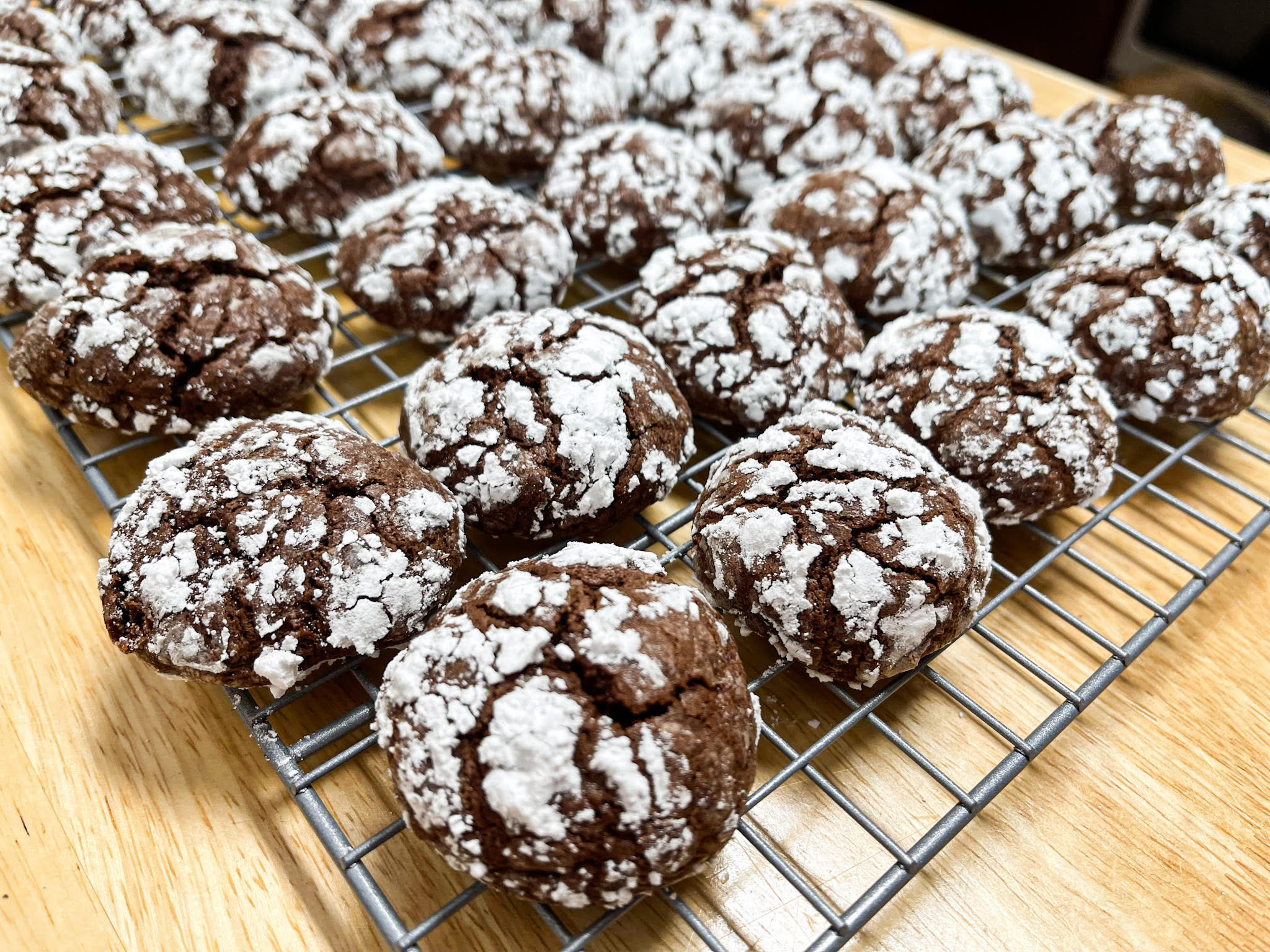 Coffee & Chocolate Crinkle Cookies – Catherine's Plates