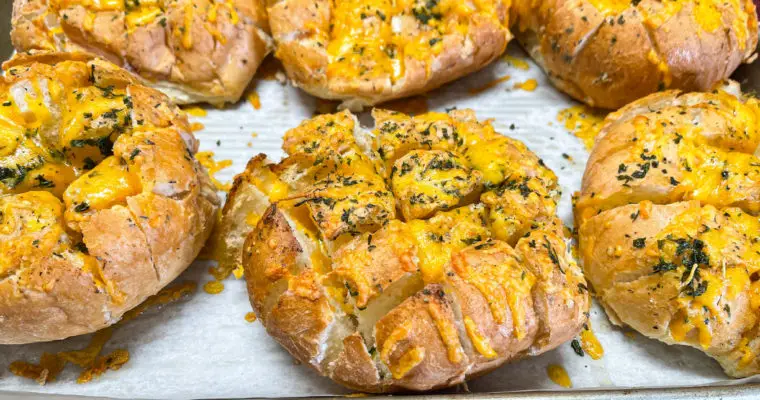 Cheesy Garlic Pull Apart Rolls