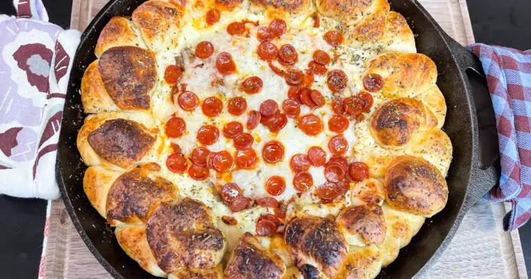 Cheesy Pizza Skillet Dip
