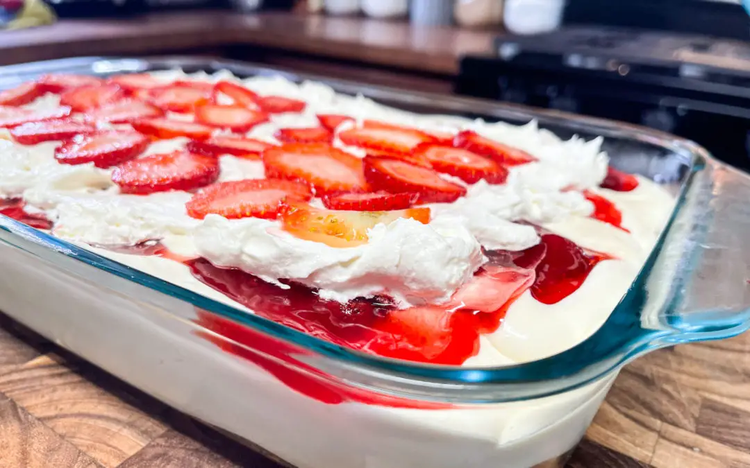 Strawberry Twinkie Cake (No Bake)