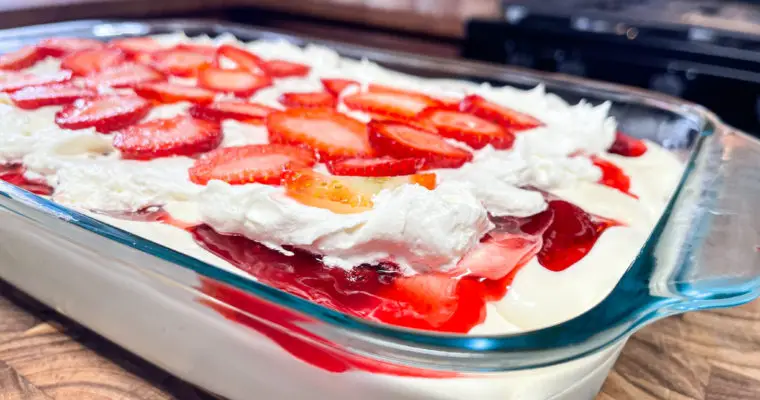 Strawberry Twinkie Cake (No Bake)