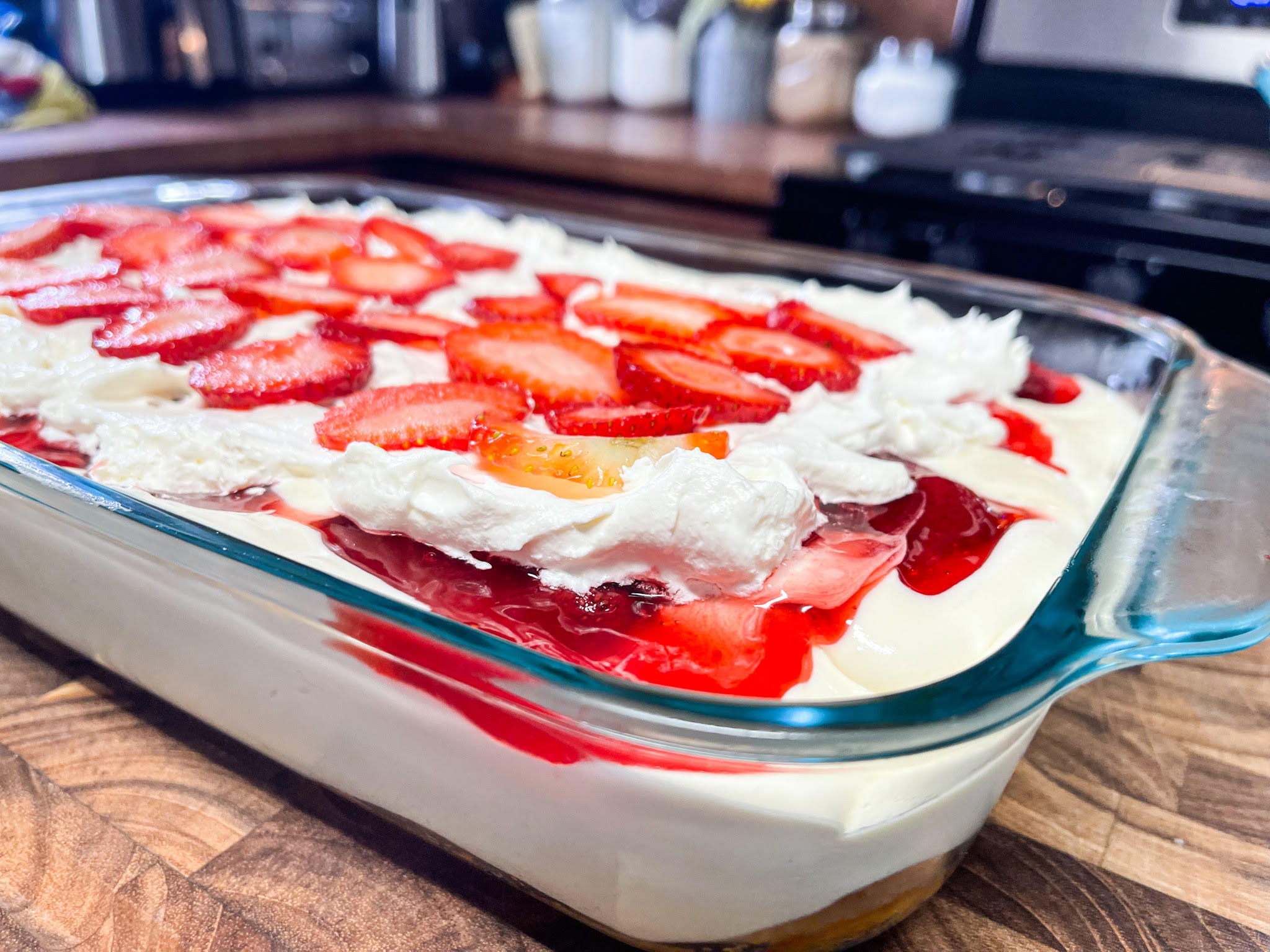 Strawberry Twinkie Cake (No Bake) – Catherine's Plates