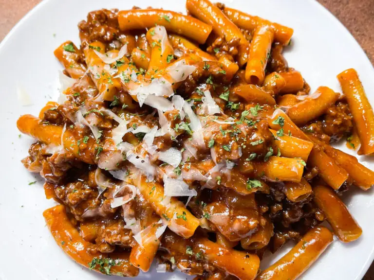 Beefaroni (One Skillet Meal) – Catherine's Plates