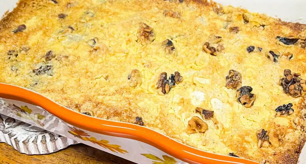 Apple Pie Dump Cake (3 Ingredient Magic Cake)