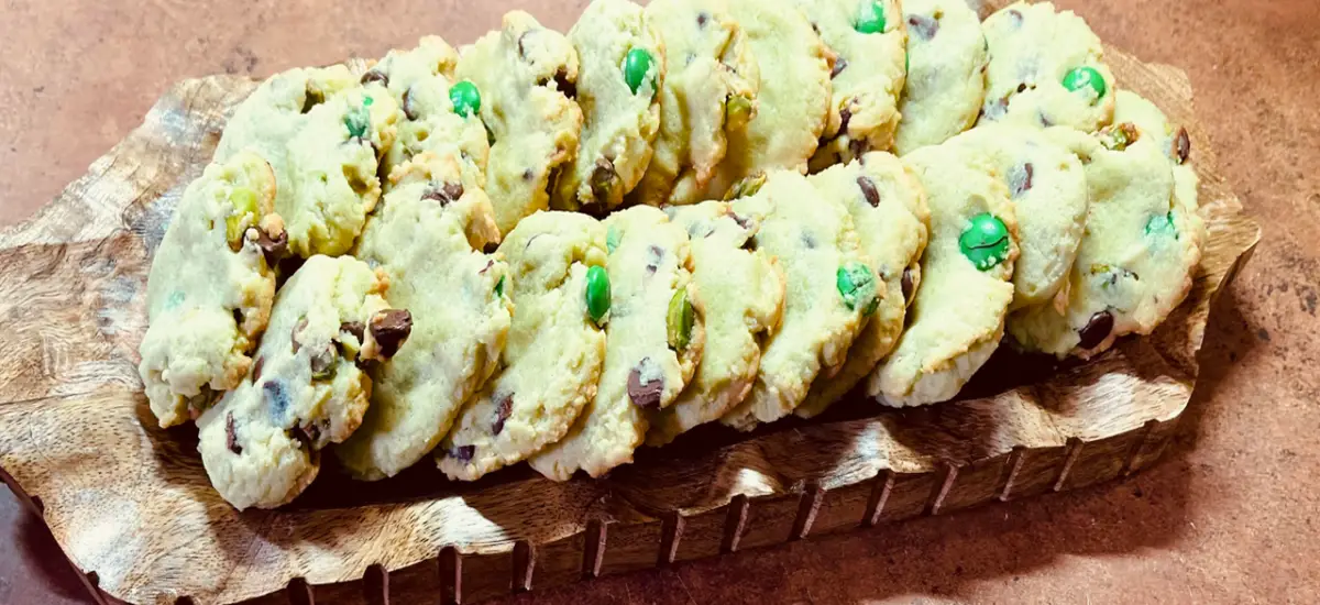 Pistachio & Chocolate Chip Cookies