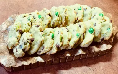 Pistachio & Chocolate Chip Cookies