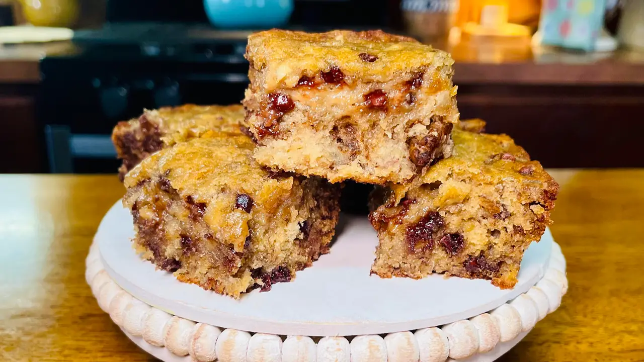 Easy Chewy Banana Bread Blondies-image