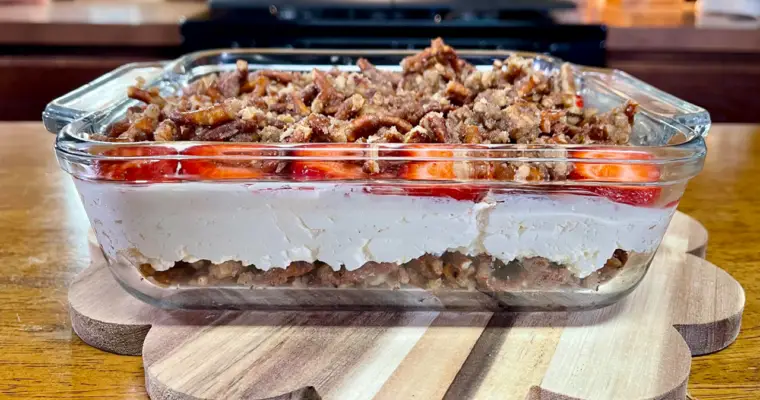 Strawberry Pretzel Crackle Salad